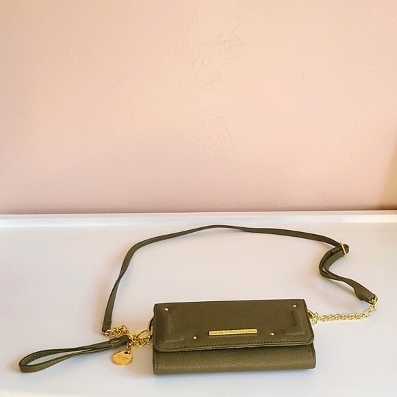 Steve Madden Olive Color Crossbody Wallet Purse - Picture 1 of 15